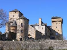 Hameau fortifi  proximit de Saint Gnis d'Olt et Laissac